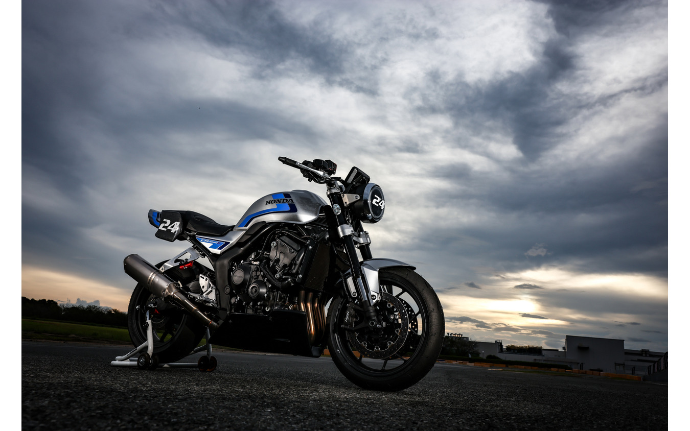 「鉄馬レース」に参戦したホンダ『CB1000F Concept』
