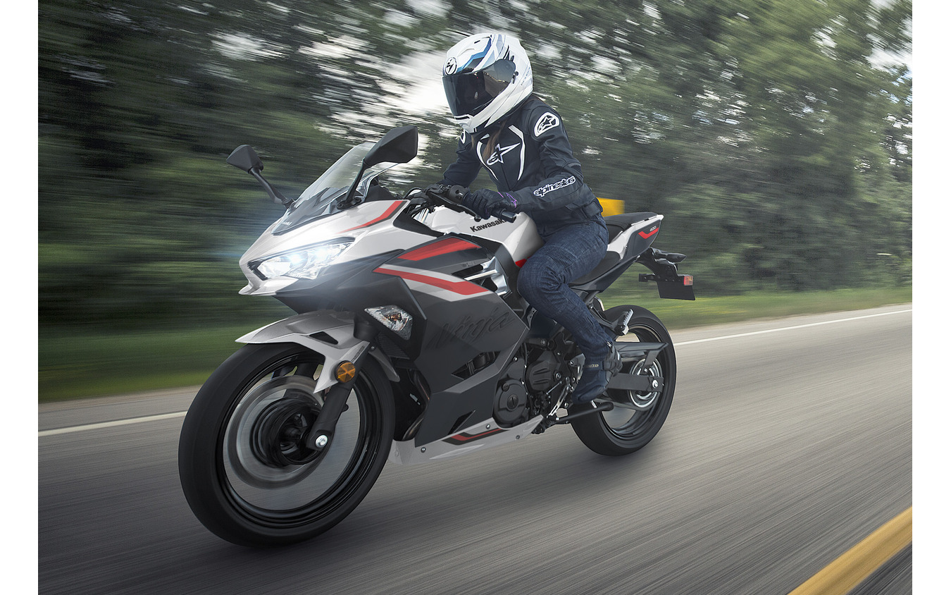 カワサキ『Ninja 400』2026年モデル