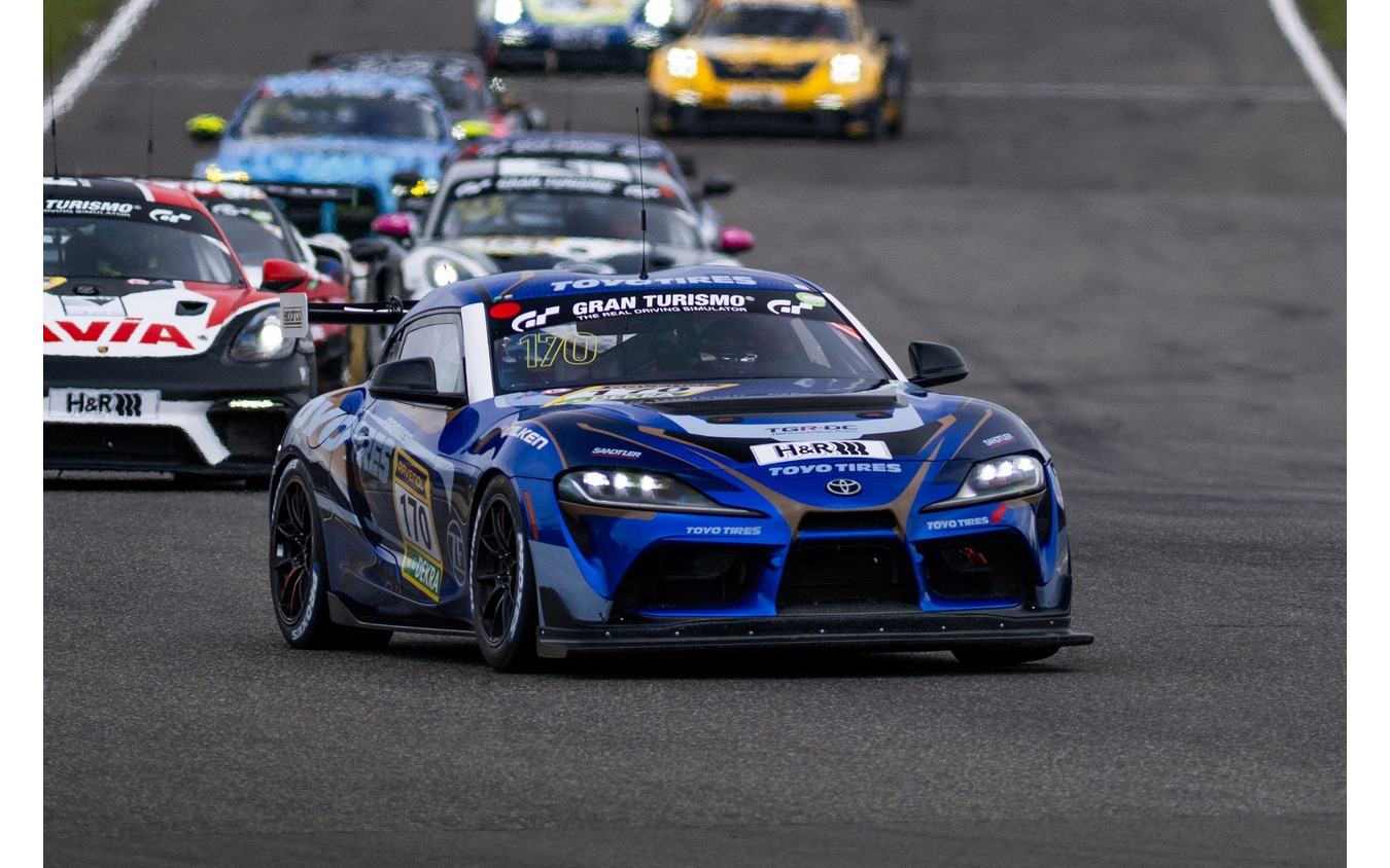SP8Tクラスに参戦したトヨタGAZOO Racingのジュリアーノ・アレジ選手と小山美姫選手はトヨタ『スープラGT4 EVO』(170号車)で無事完走
