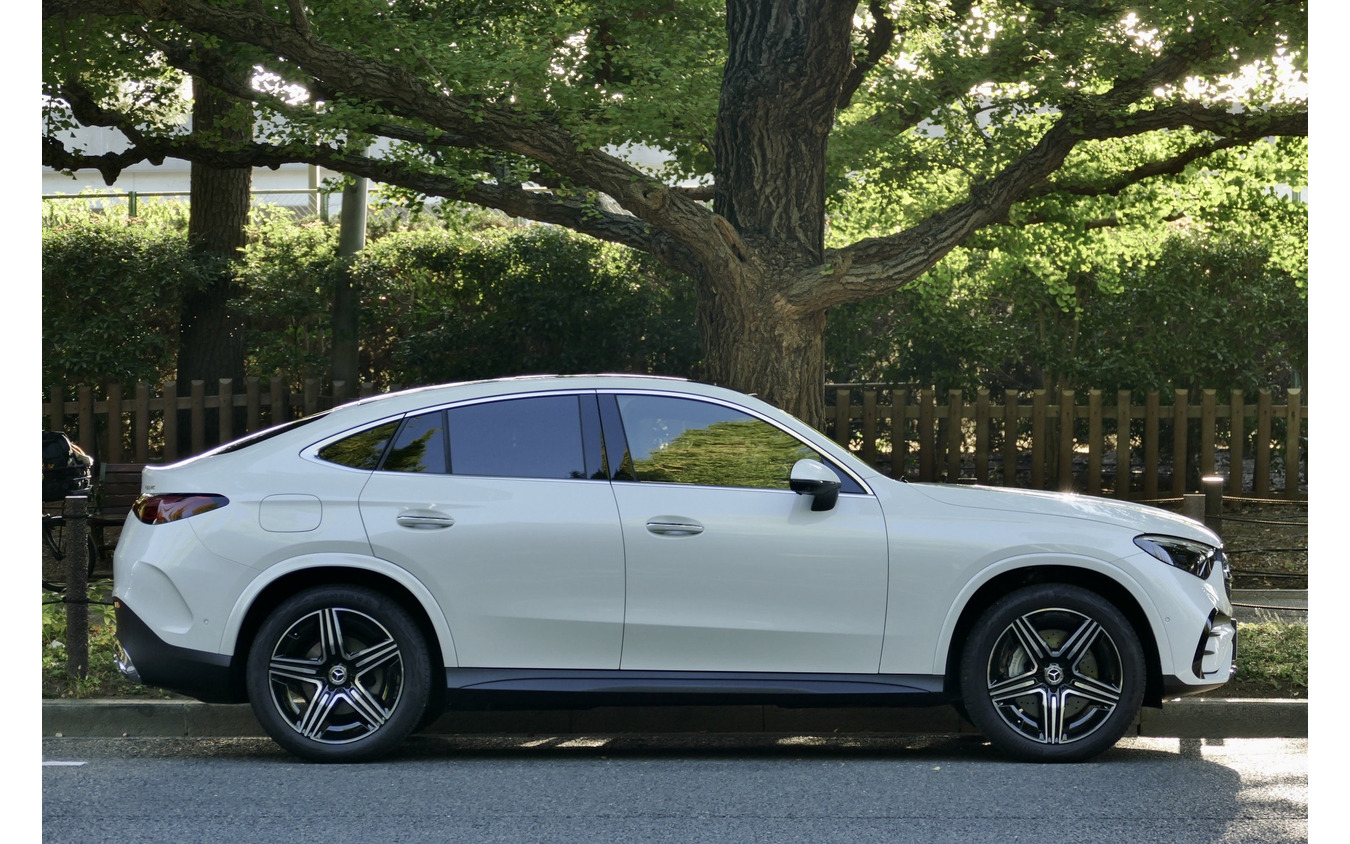 メルセデスベンツ GLC 220d 4MATIC クーペ（ISG）