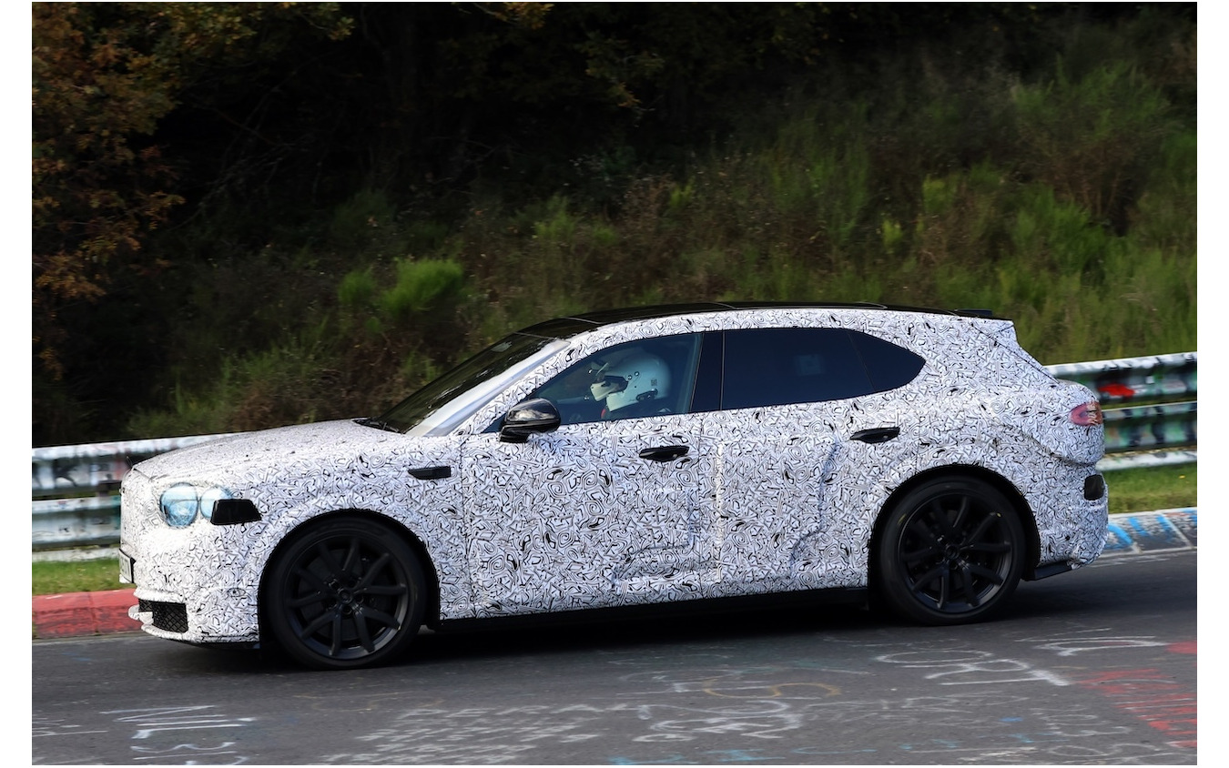 ベントレー アーバンSUV のプロトタイプ