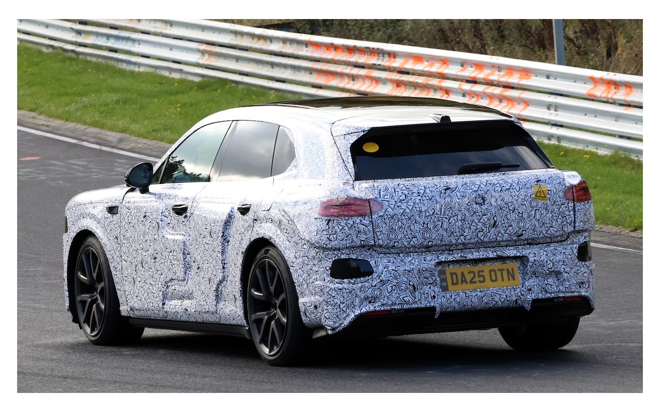 ベントレー アーバンSUV のプロトタイプ