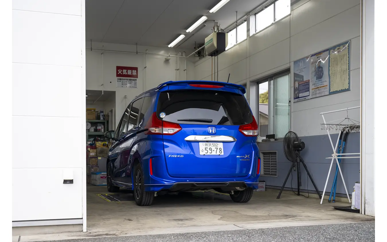 フレッシュキーパー施工前にボディーの状態が確認される