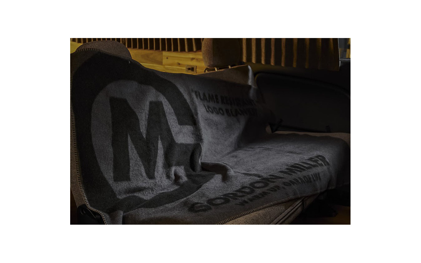 GORDON MILLER・NANGA FLAME RESISTANT LOGO BLANKET