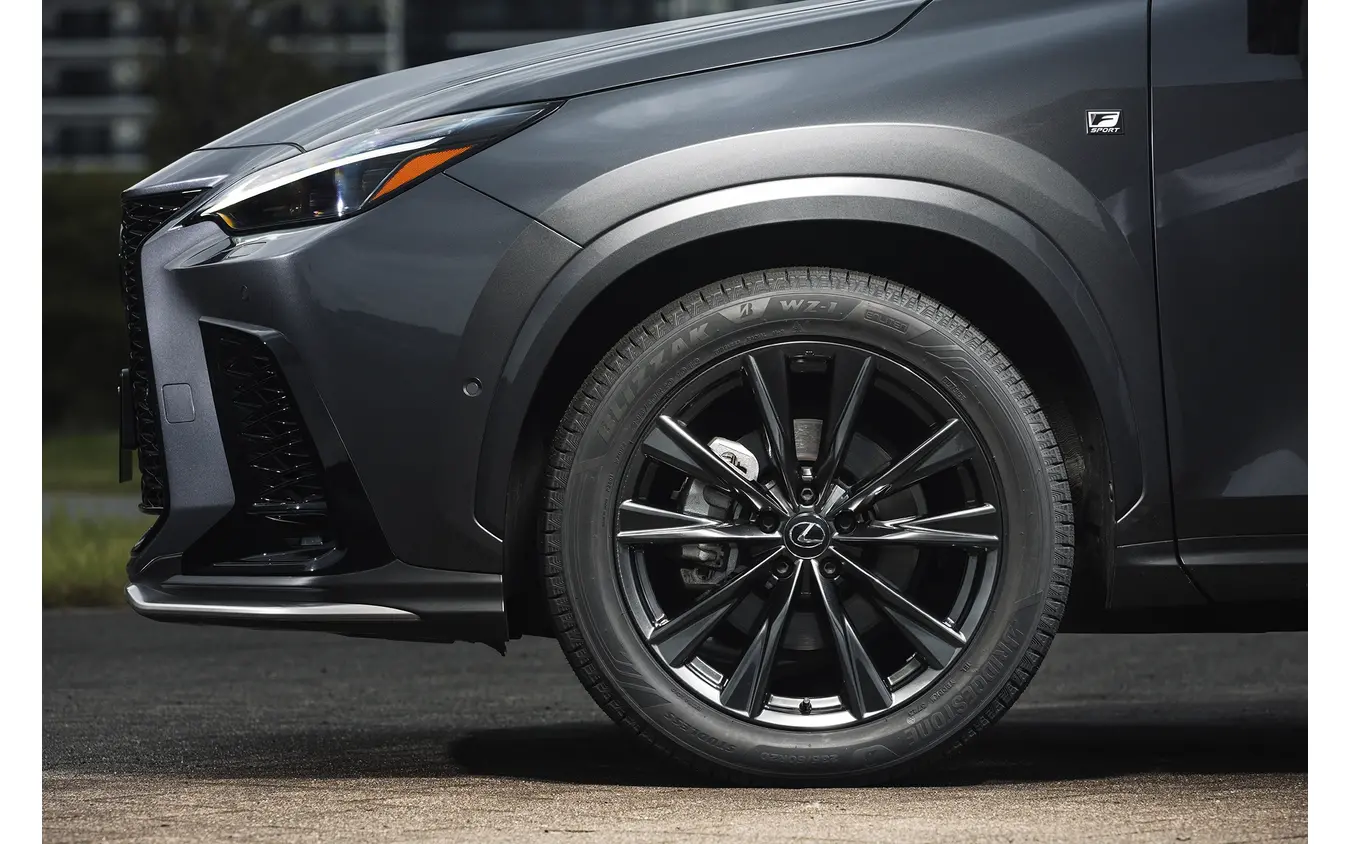 ドライ路面を走っていても性能持続性が高いので数シーズン使用する事が可能だ