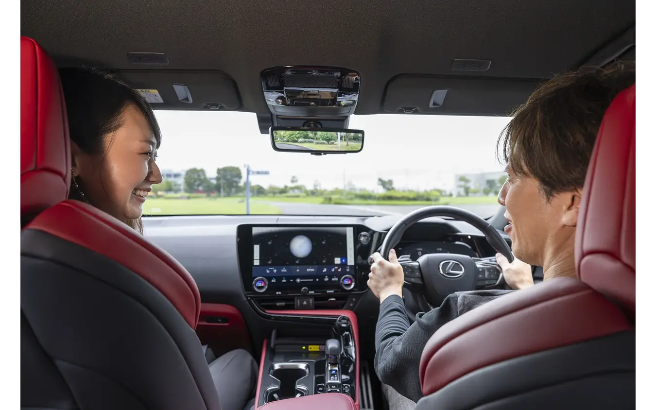 静粛性も高いので車内の会話も弾む
