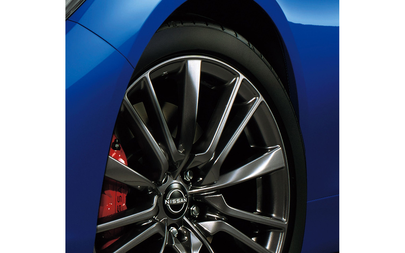 日産 スカイライン 400R Limited