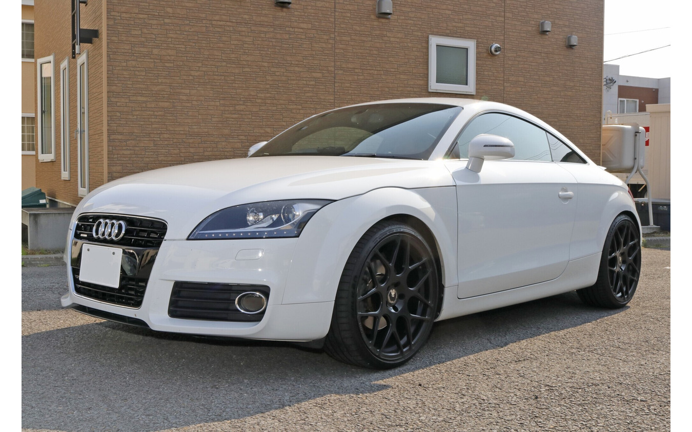 純正デザインとオーディオインストールを融合させることに重点を置いた藤井さん、望み通りのオーディオカーが完成した。