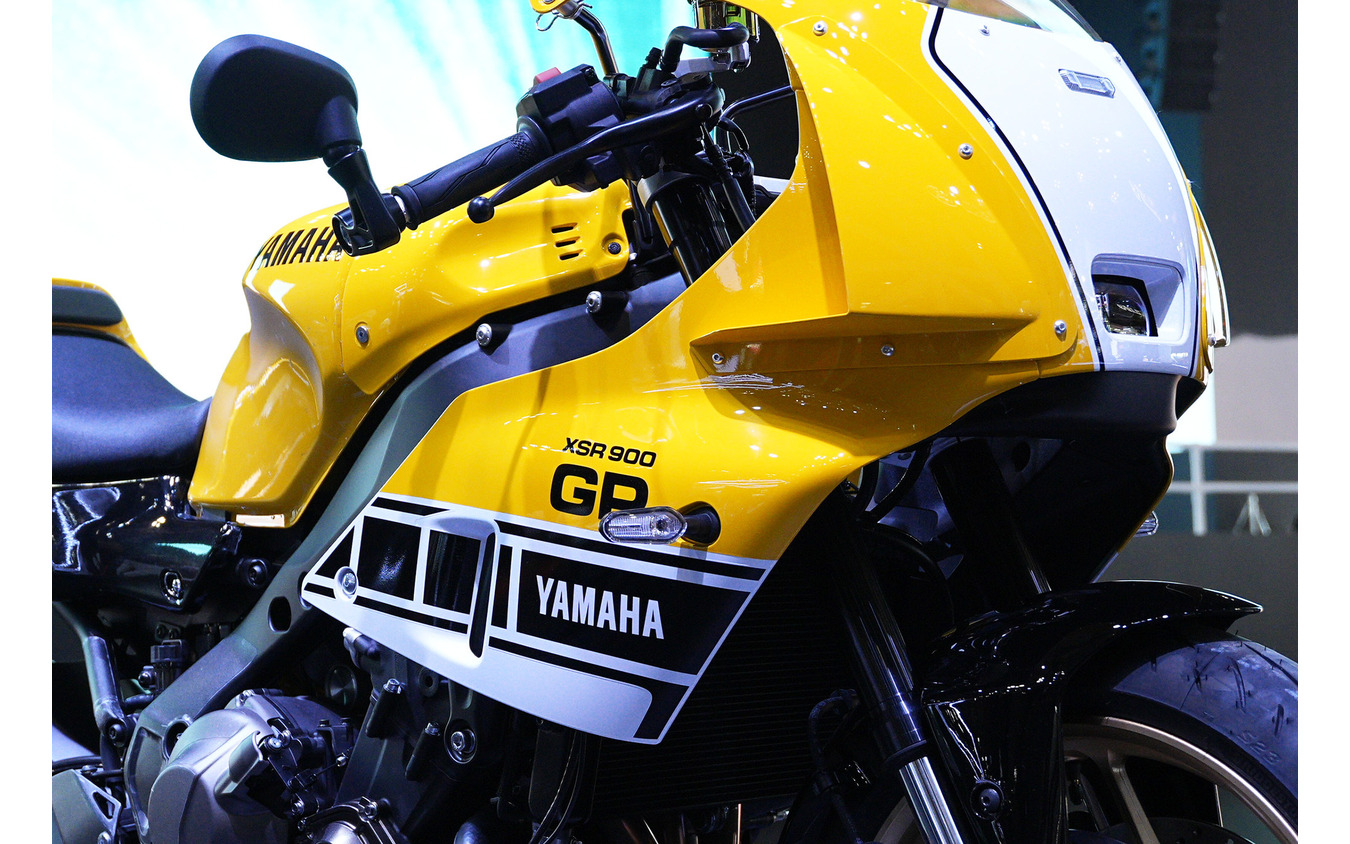 「レジェンドイエロー」のヤマハ XSR900GP 2026年モデル(ジャパンモビリティショー2025)