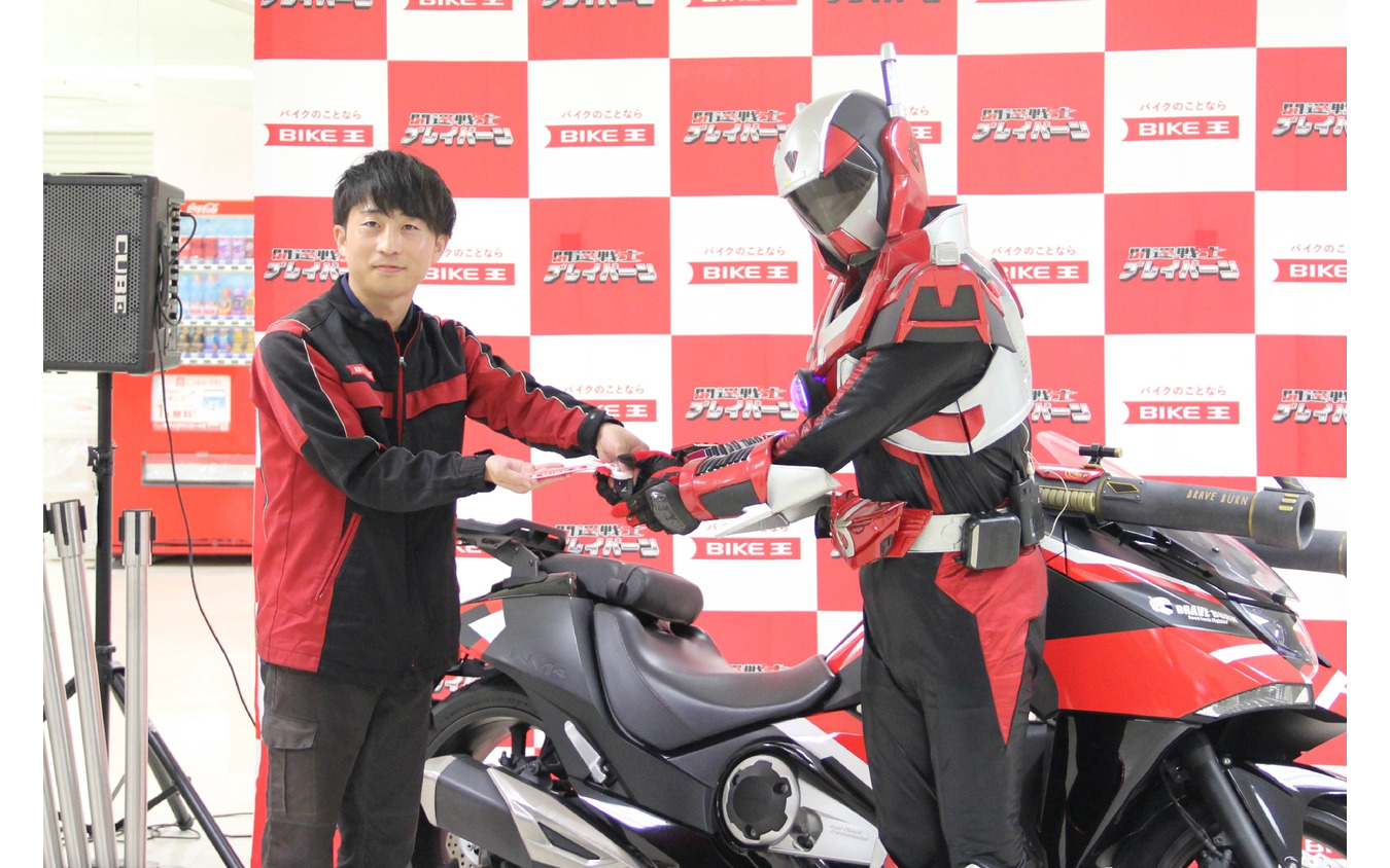 ホンダ『NM4』が栃木県小山市のご当地ヒーロー「開運戦士ブレイバーン」の戦術車両に