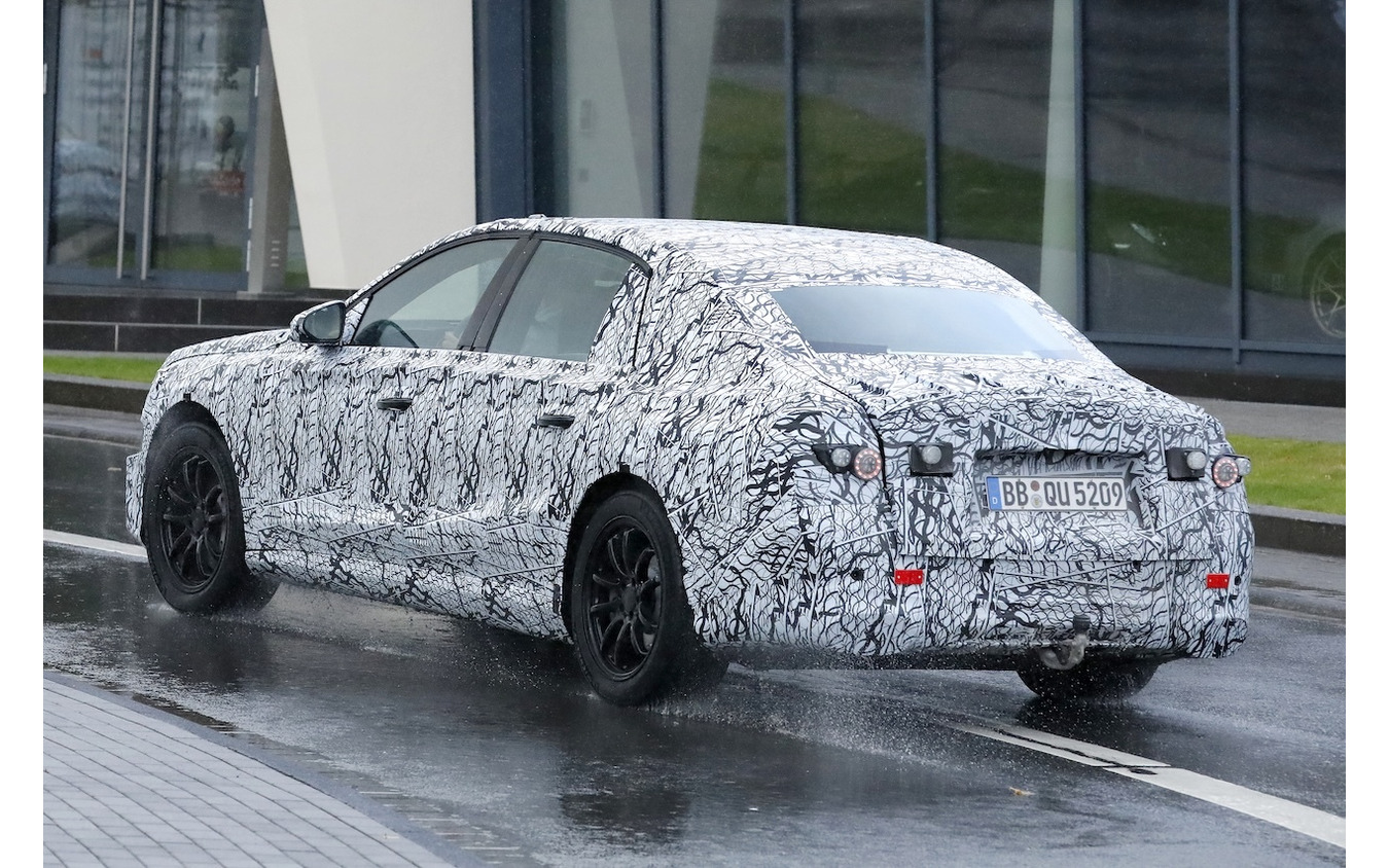 メルセデスベンツ EクラスEQ 市販型のプロトタイプ