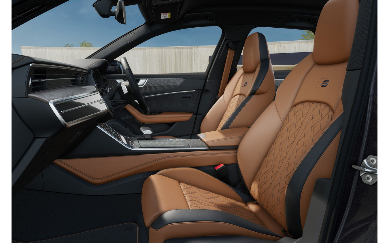 アウディ A6アバント exclusive edition