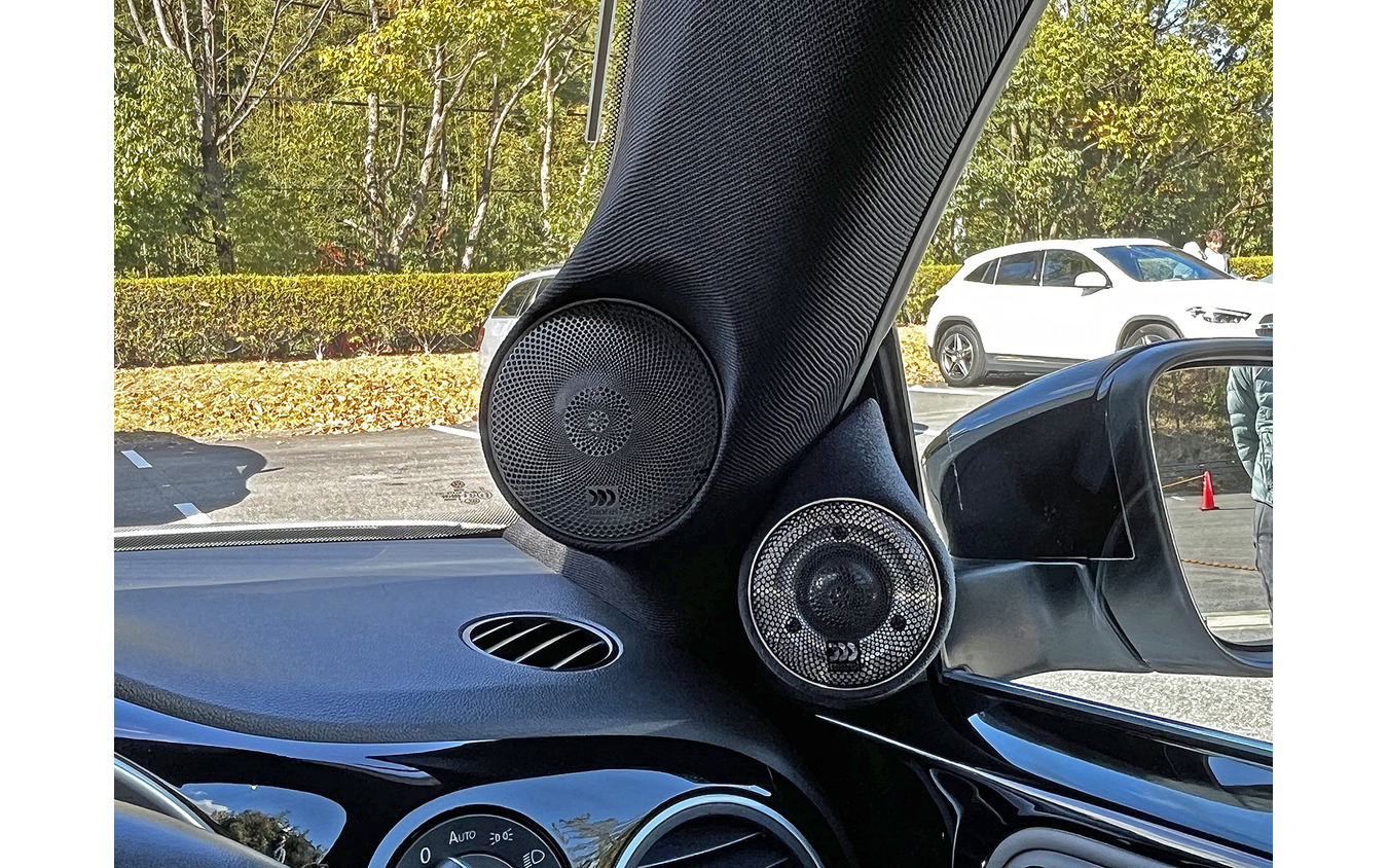 「サブウーファー」が搭載されたオーディオカーの一例（製作ショップ：ジパング＜鳥取県＞）。