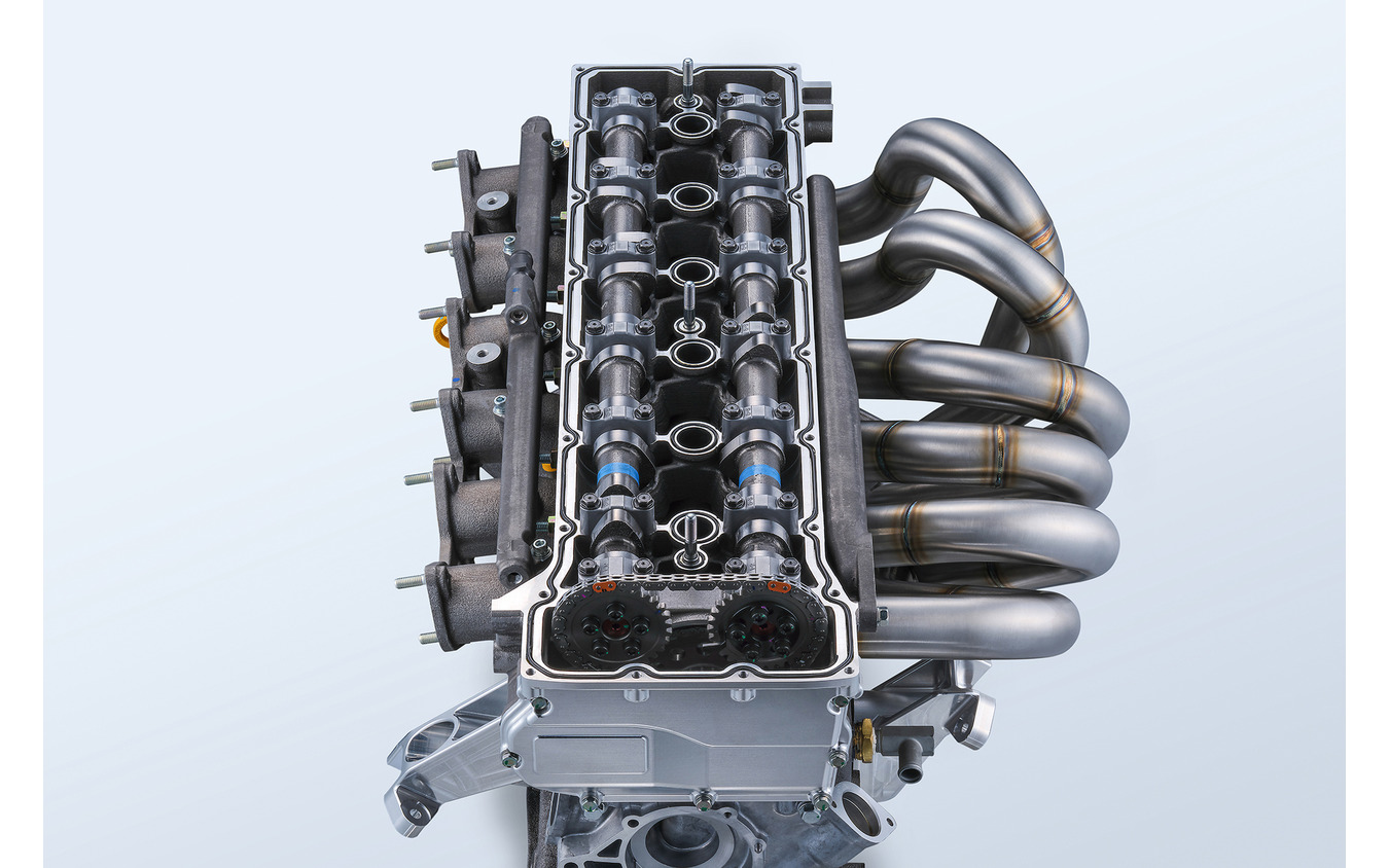 L型6気筒エンジン用DOHCシリンダーヘッド変換パーツキット 2026年モデル（NISMO試作仕様取り付け例）