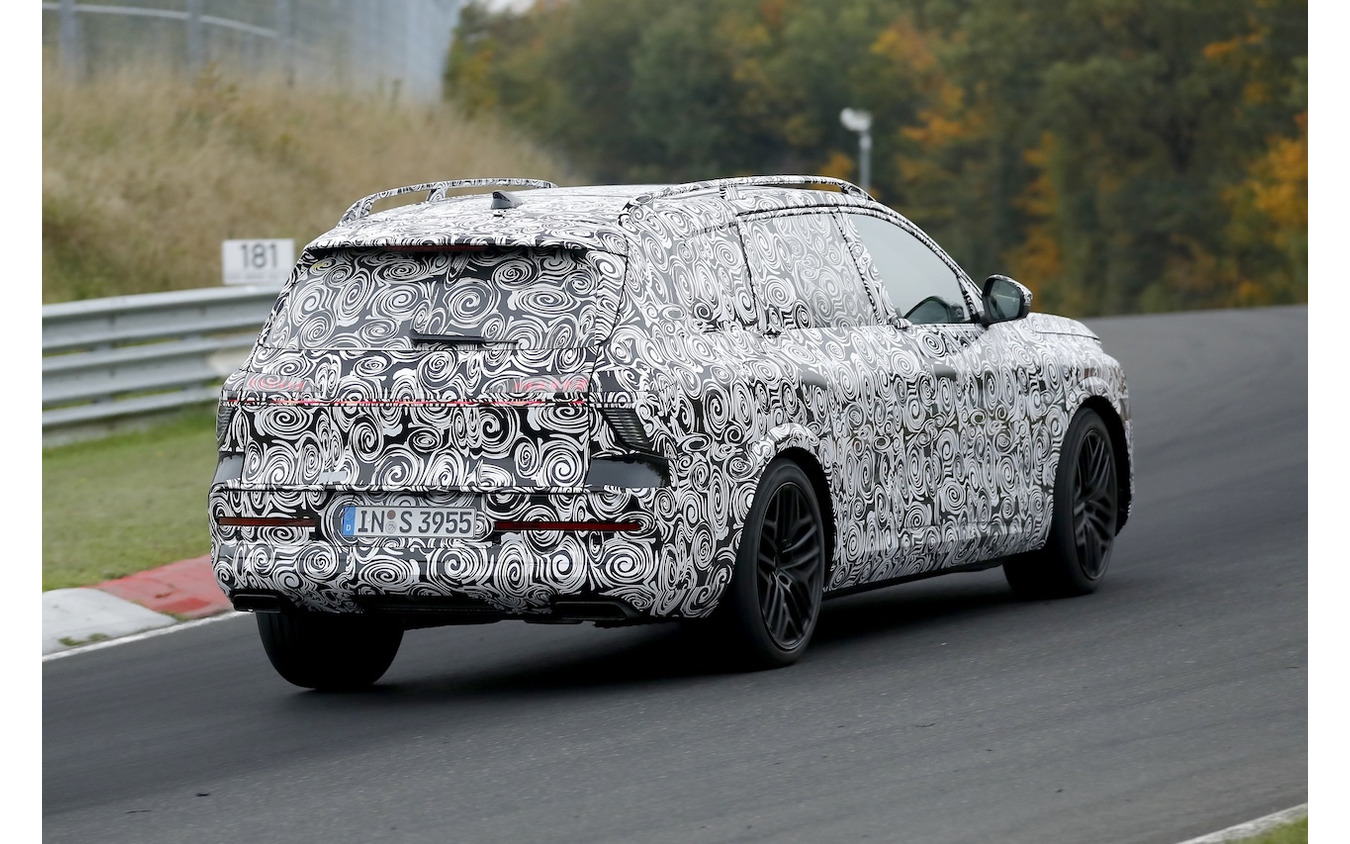 アウディ Q9ホルヒ のプロトタイプ