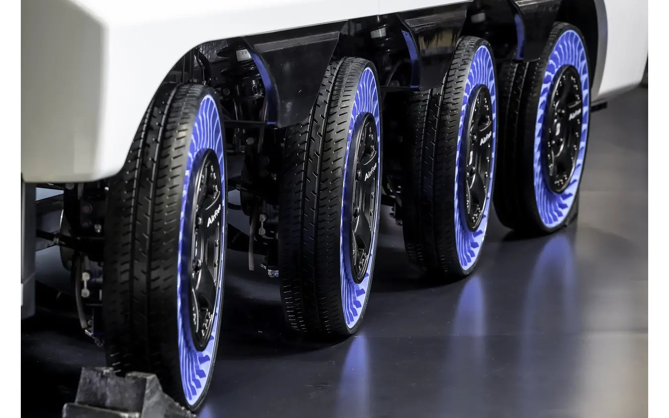 ブリヂストンブース…ジャパンモビリティーショー2025