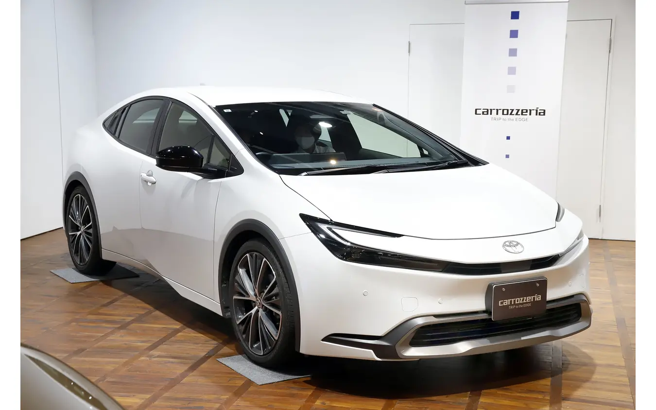 carrozzeria × TOYOTA プリウス