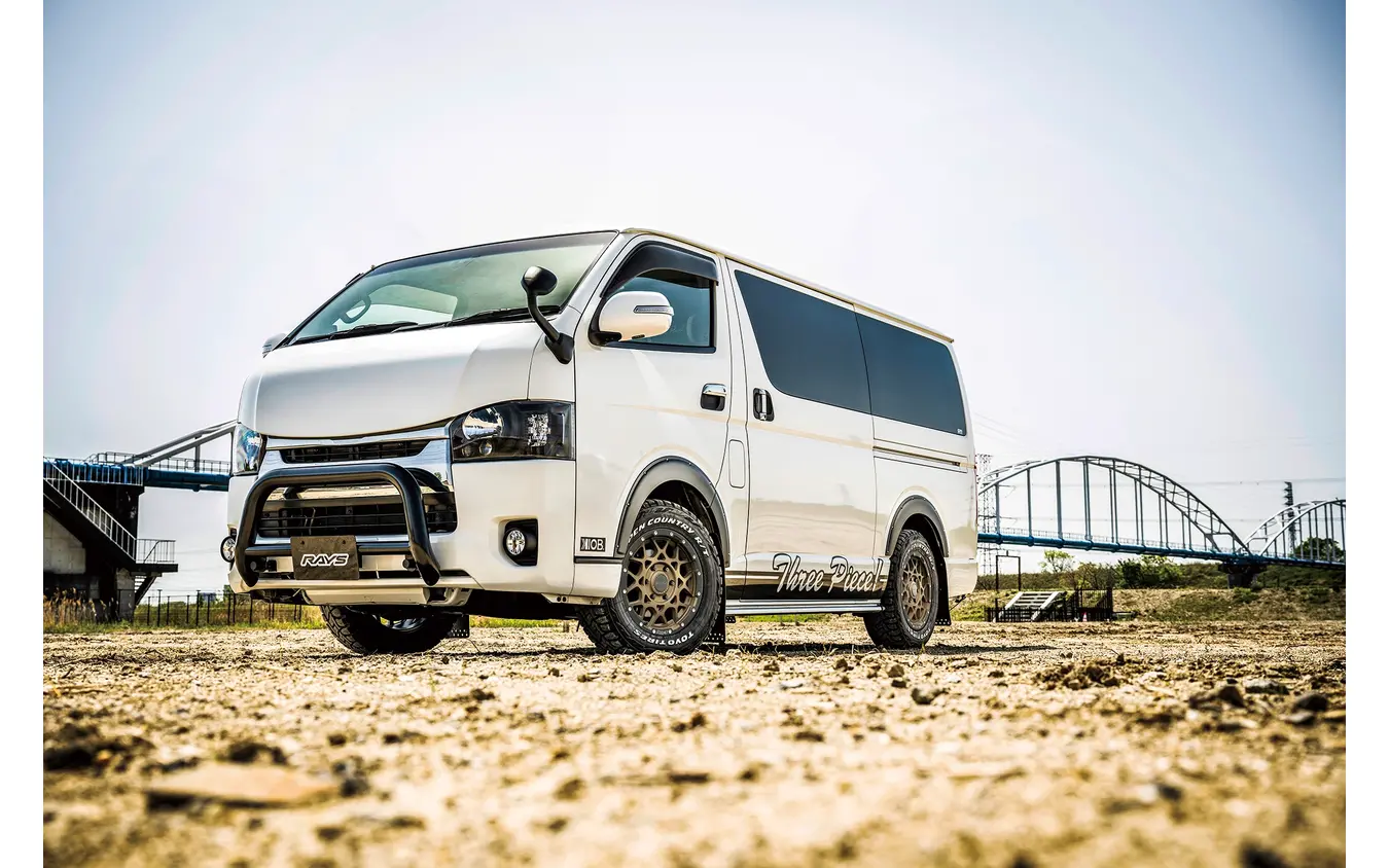 RAYS チームデイトナ M8×B Edition × トヨタ ハイエース