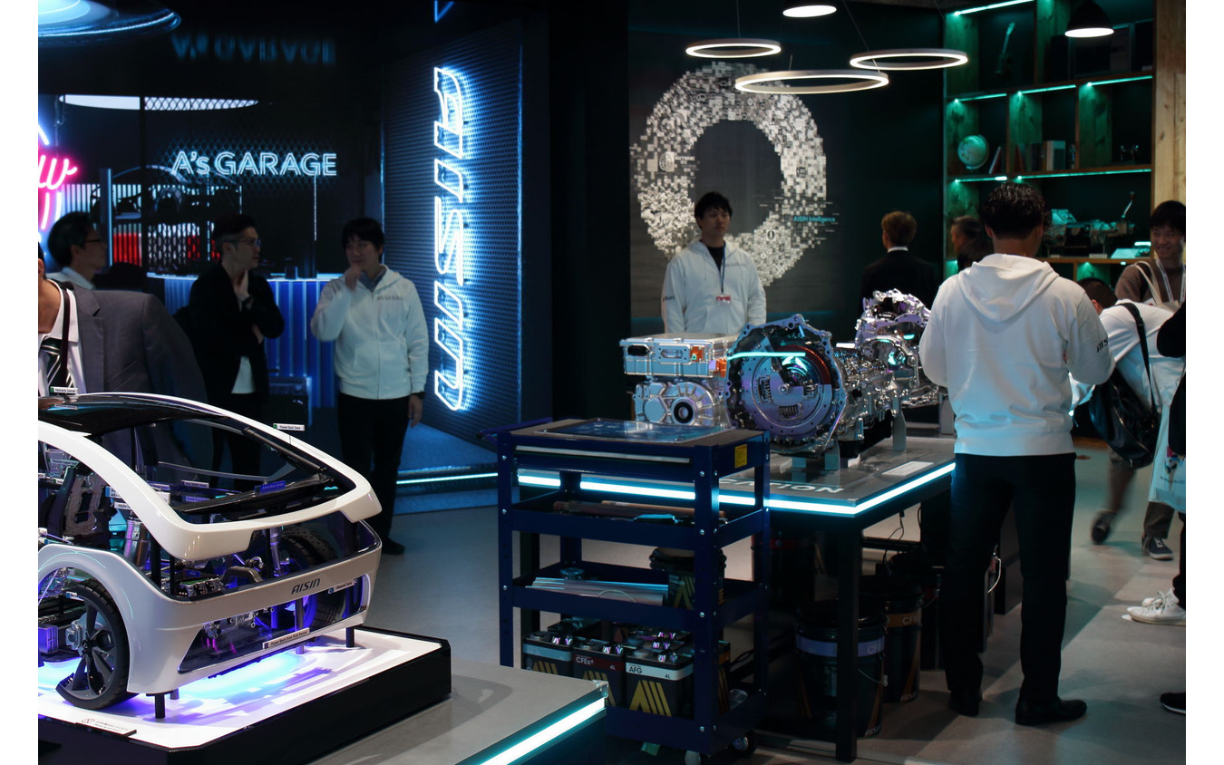 「A'sガレージ」をコンセプトにブースを展開したアイシン（ジャパンモビリティショー2025）
