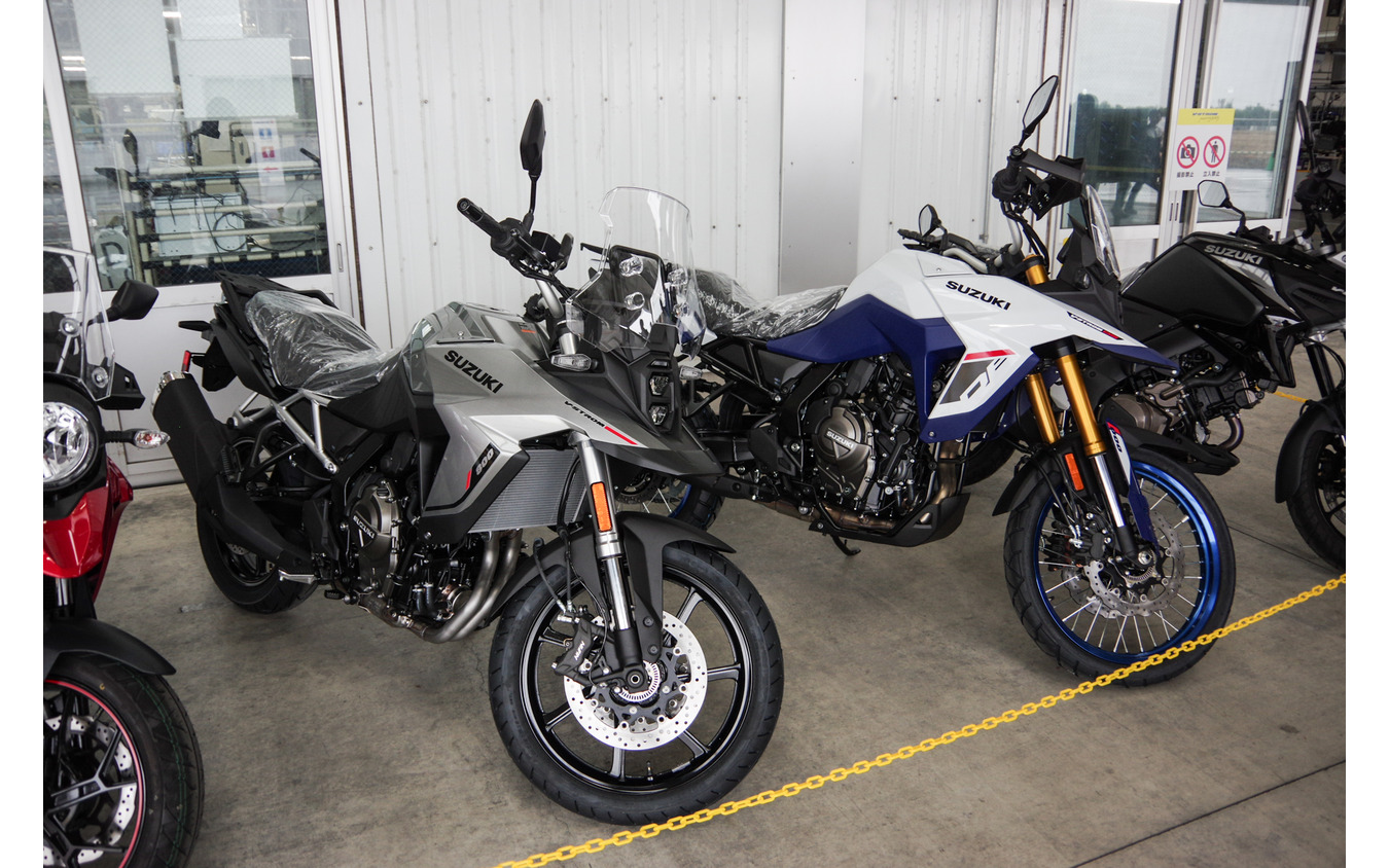 スズキ浜松工場で生産されるVストローム800と800DE