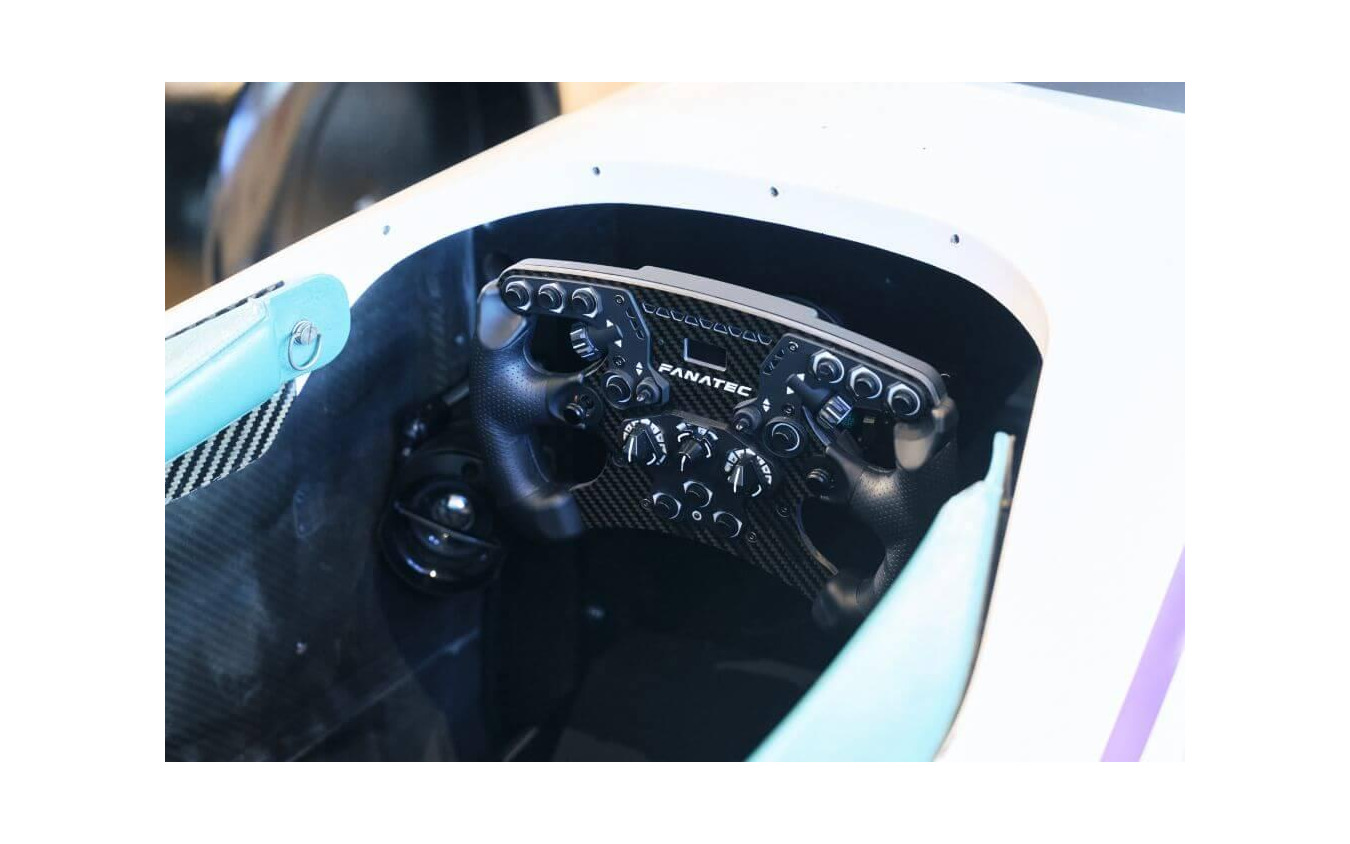 1000万円のレーシングシミュレーター「Honda eMS SIM-01」