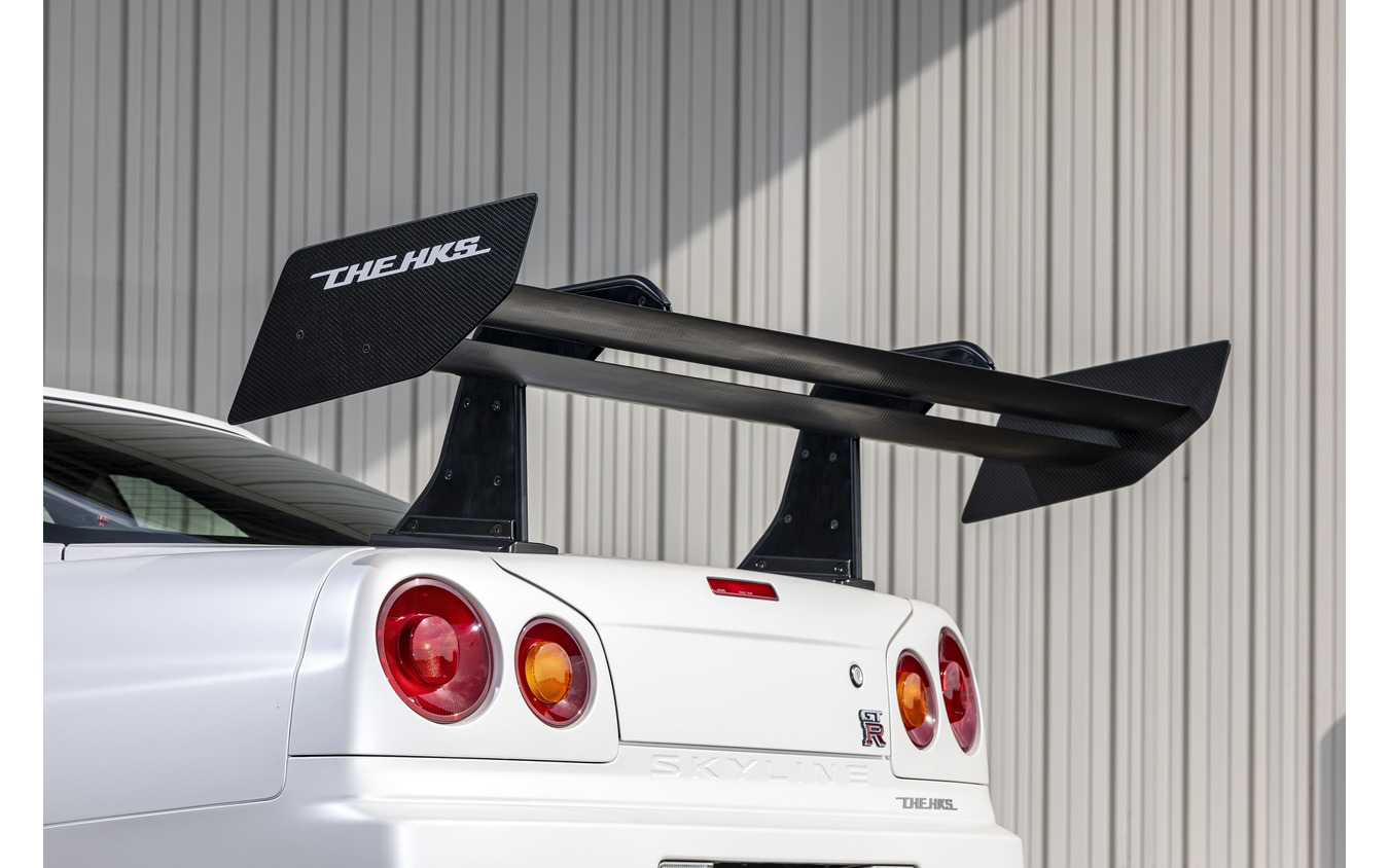 900馬力、9000万円の「THE HKS SスカイラインGT-R BNR34 Dimension Z」
