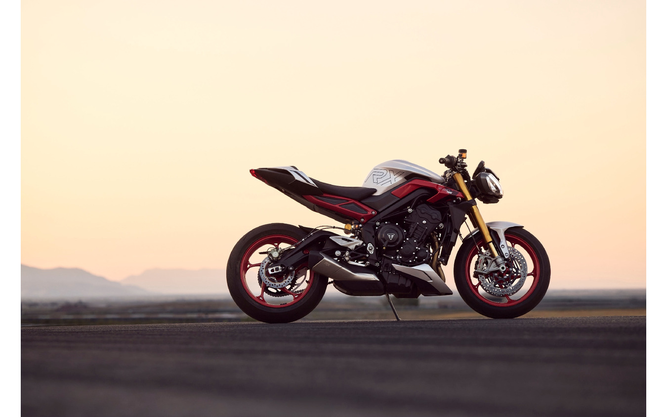 トライアンフ ストリートトリプル765 RX