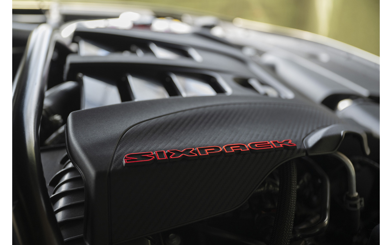 ダッジ『チャージャー スキャットパック』のSIXPACKエンジン