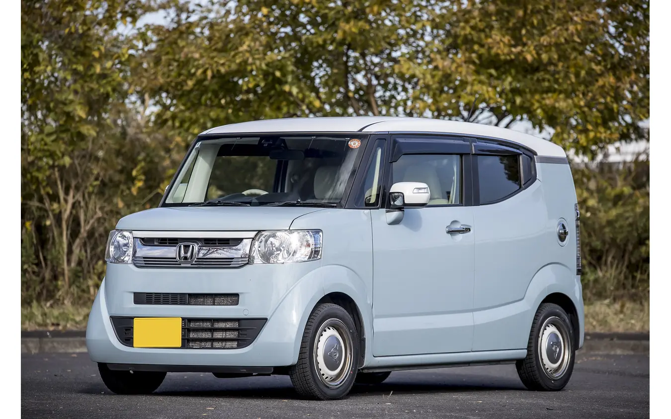 家族クルマとして活躍しているホンダ N-BOXスラッシュ