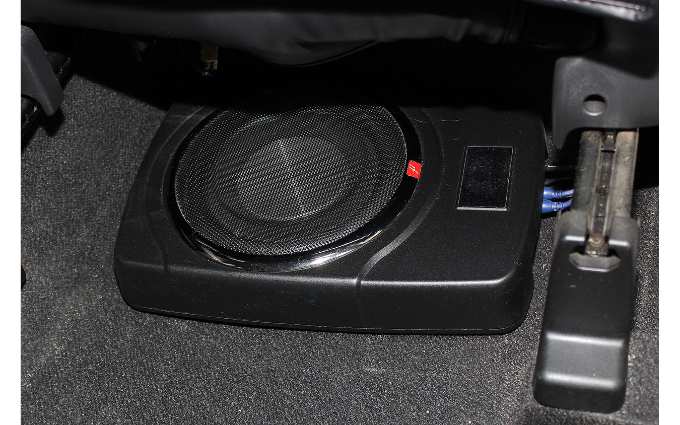 『リクロス』（広島県福山市）にて製作されたオーディオカーの一例。