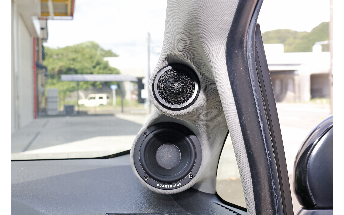 スピーカーのデザイン性もあって、ピラーへのインストールで存在感をしっかりアピールしている。