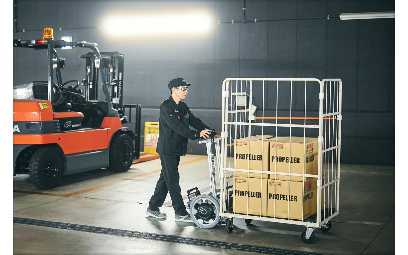 使用環境等に合わせて、「押す搬送」と「引っ張る搬送」を1台でこなせることも特長