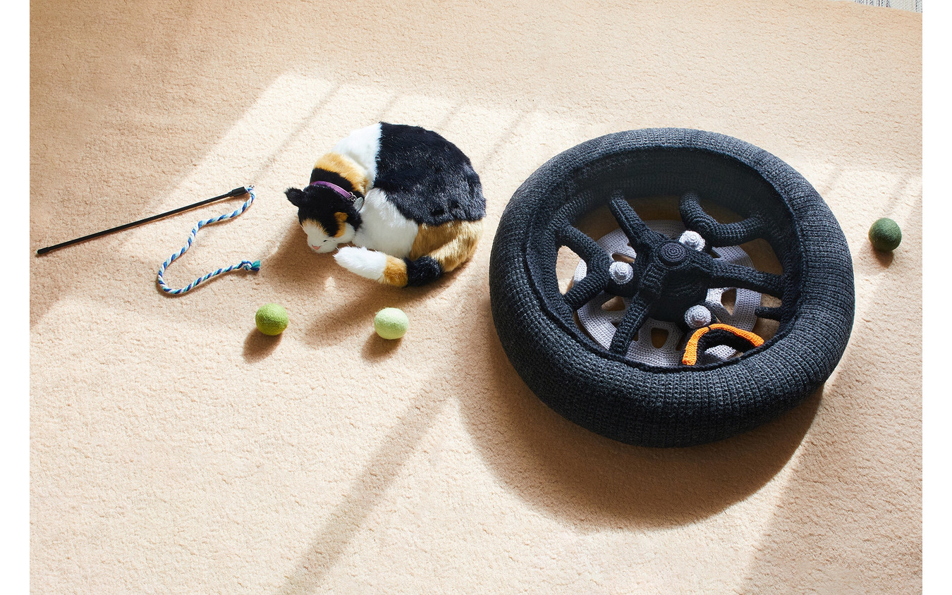 実物大の“あみぐるみ”で再現されたヤマハ『トリシティ300』のフロントタイヤ