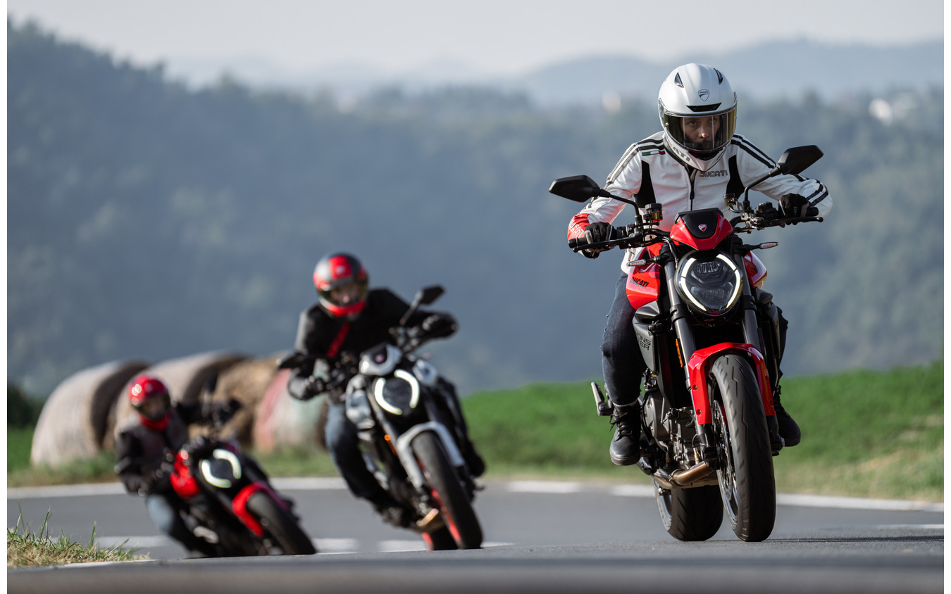 ドゥカティ モンスター 新型