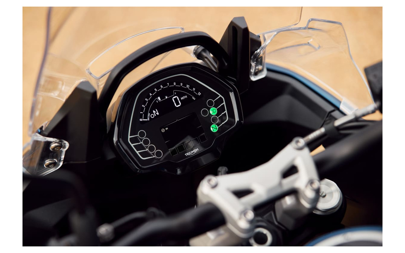 トライアンフ タイガースポーツ800 ツアー