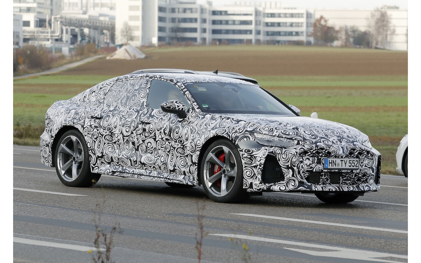 アウディ RS6セダン 新型のプロトタイプ　