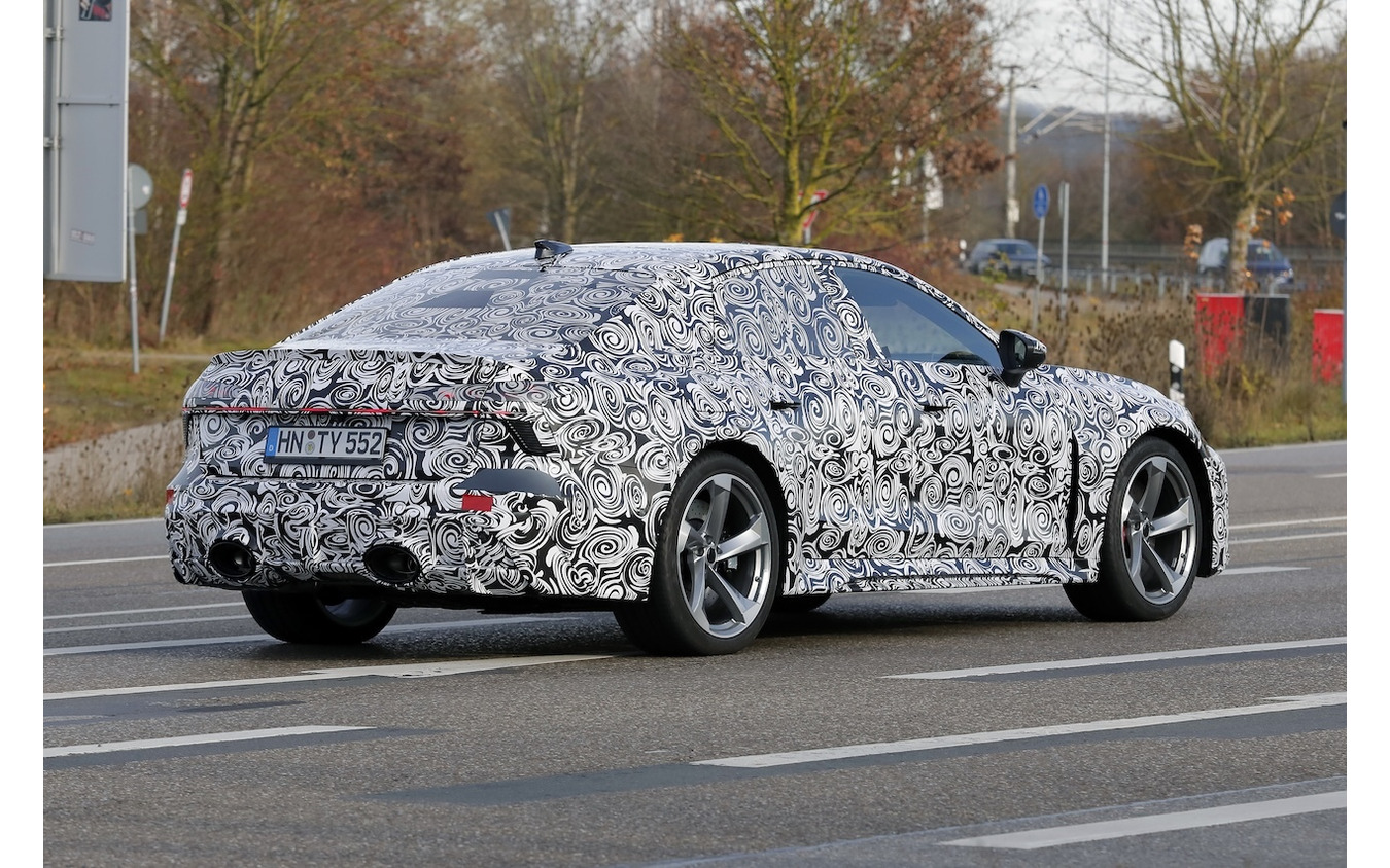 アウディ RS6セダン 新型のプロトタイプ　