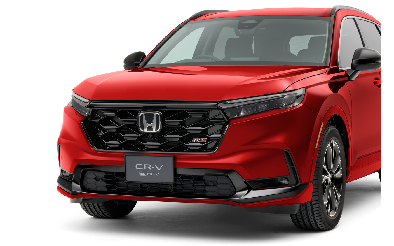 RS向けにはブラックのフロントロアスカートを用意（アーバンプレミアム）