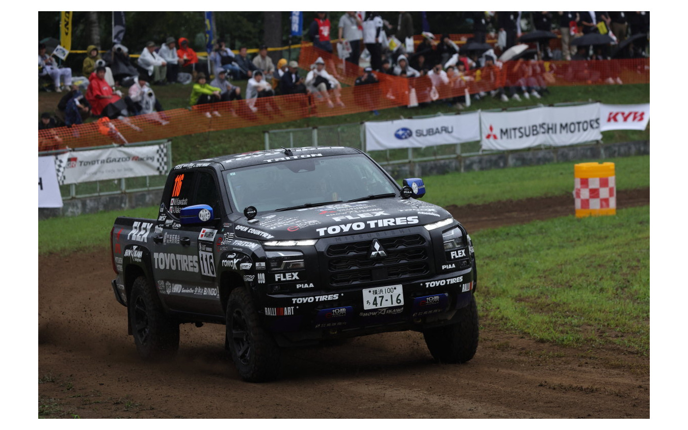 哀川翔が総監督を務めるFLEX SHOW AIKAWA Racing