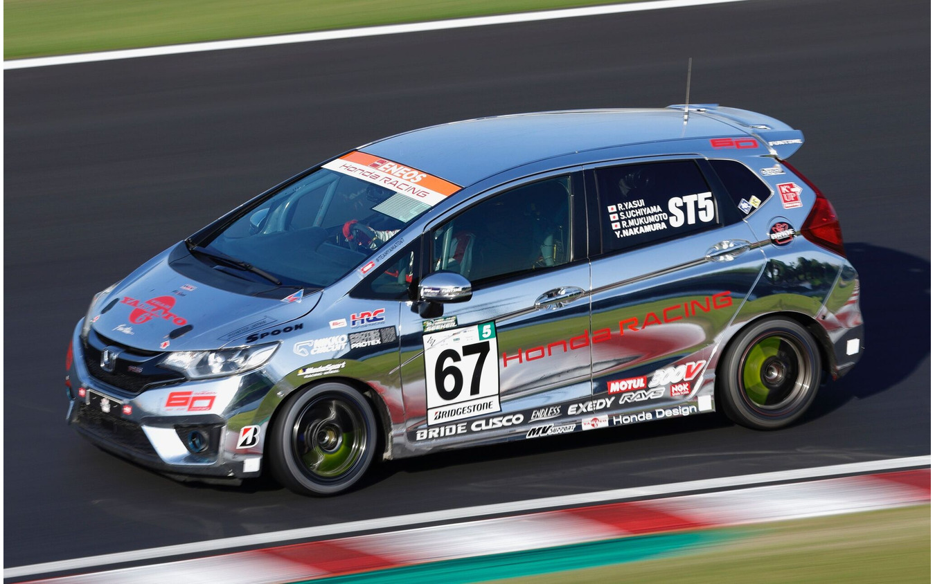 ホンダ従業員チーム「TEAM YAMATO」のフィットRS