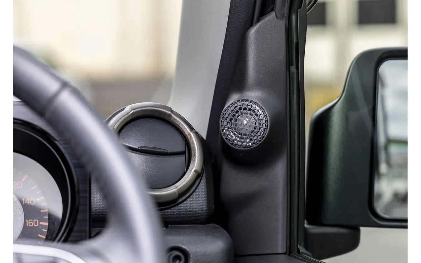 加工いらずで別次元の音へ！ FOCAL/BEWITHのジムニー専用キットを徹底試聴