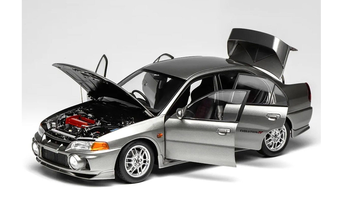 三菱『ランサーエボリューションIV』の18分の1スケールミニカー
