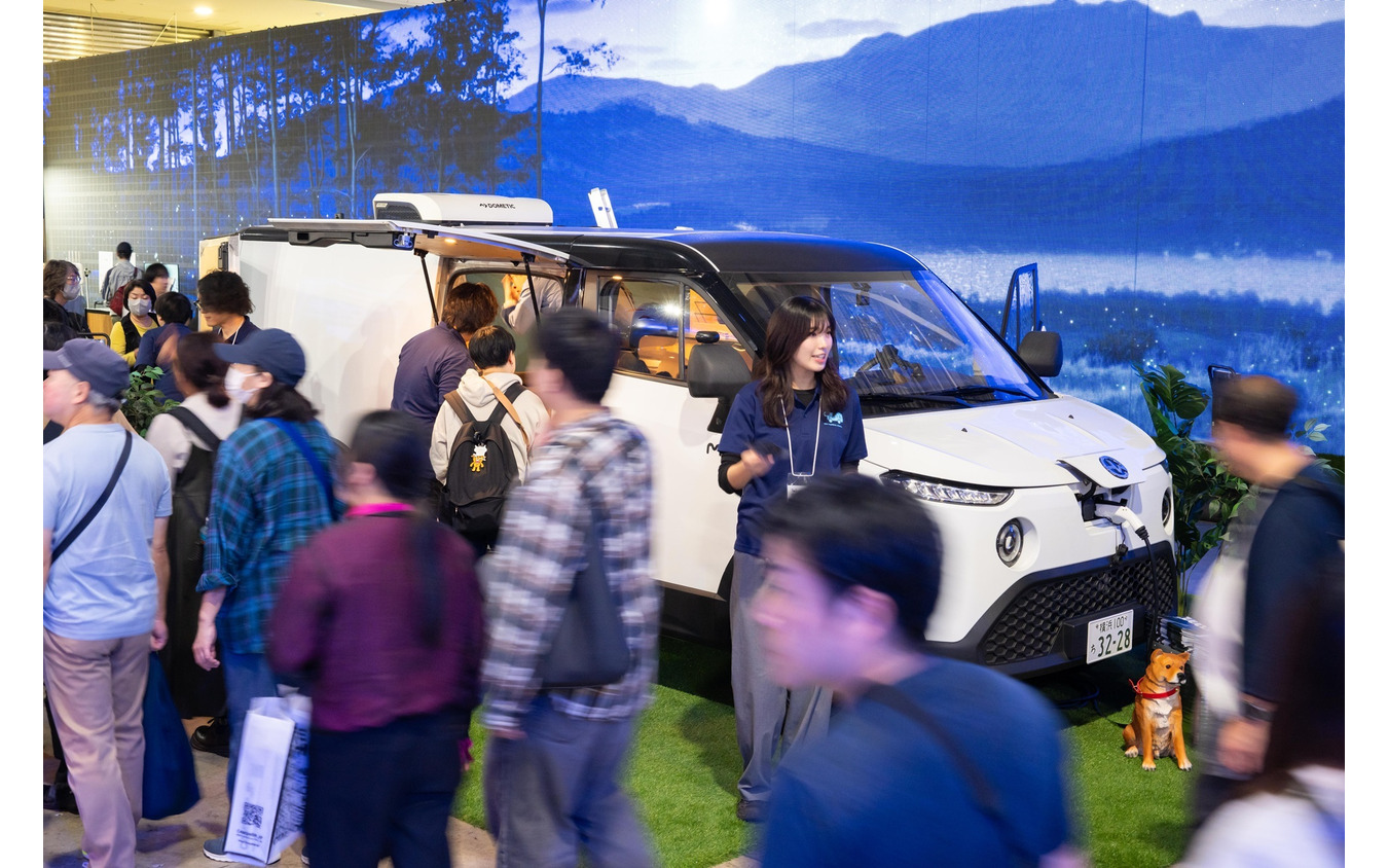 「Japan Mobility Show Tokyo 2025」で展示したEVキャンピングカー「moonn.」の「T-01」