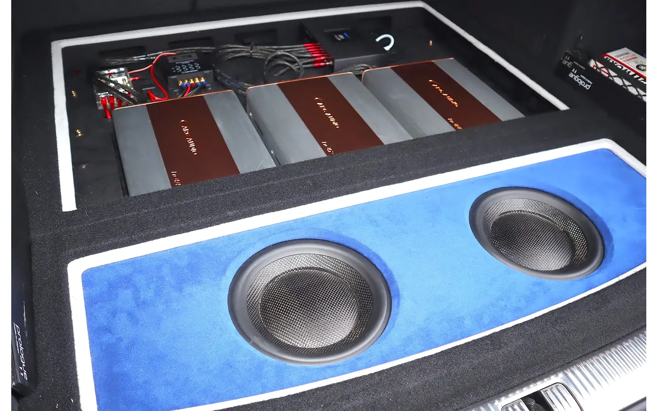 AUDI A4 AVANT Janline &amp;amp; Partners（デモカー）【Morel &amp;amp; ARC AUDIO System】