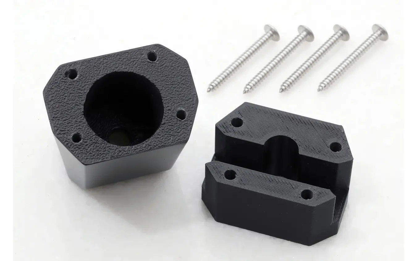 ロワグリルに挟み込む形で固定するブラケット