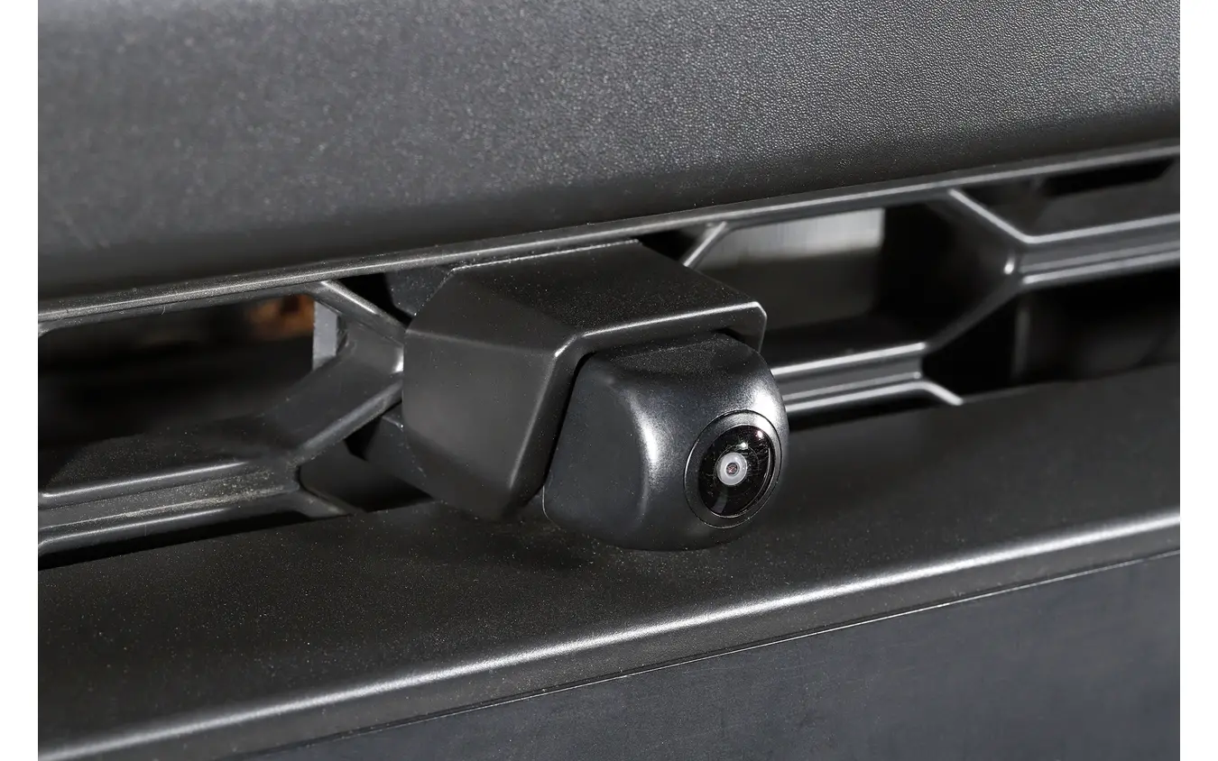 フロントナンバープレート上部への取り付けを想定