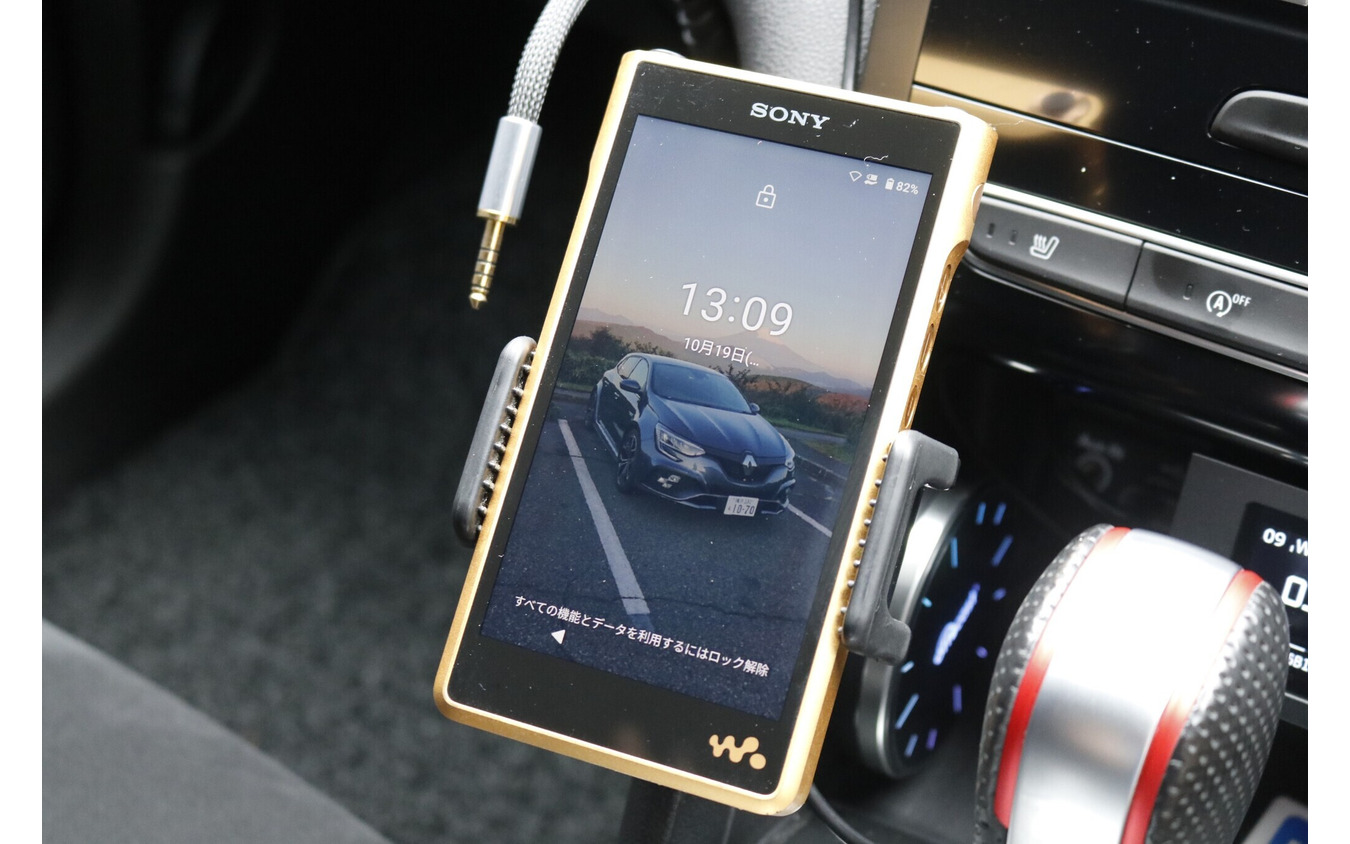 DAPには高音質システムでは定番となっているウォークマンNW-WM1ZM2をシステムに組み込んだ。