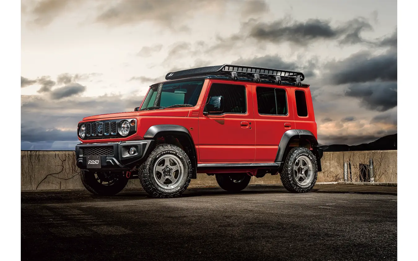 RAYS gramLIGHTS 57FR-X（グレイスシルバー/リムDC）× SUZUKI ジムニーノマド