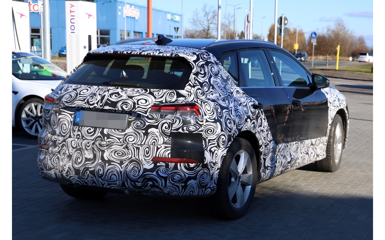 アウディ Q4 e-tron 改良新型のプロトタイプ