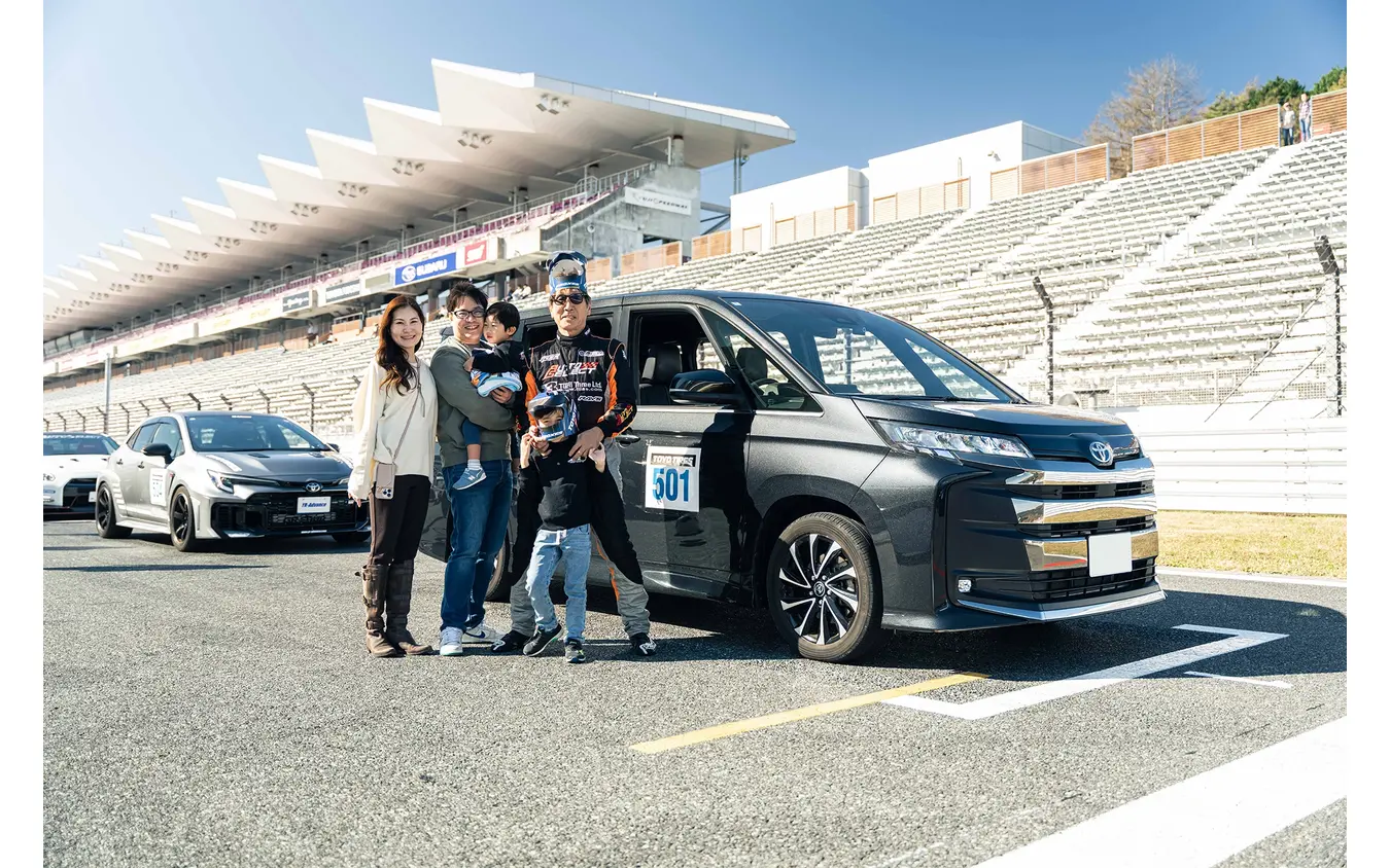 TOYO TIRES PROXES DRIVING PLEASURE